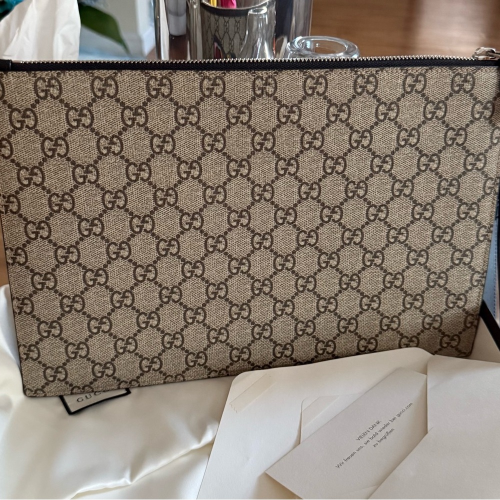 COPY - Gucci pouch - Picture 8 of 11